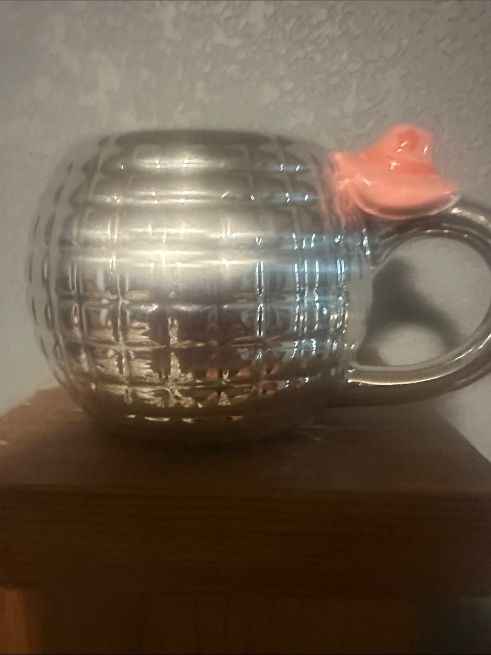 Set of 2 Shiny Silver Textured Mugs with Pink Accent
